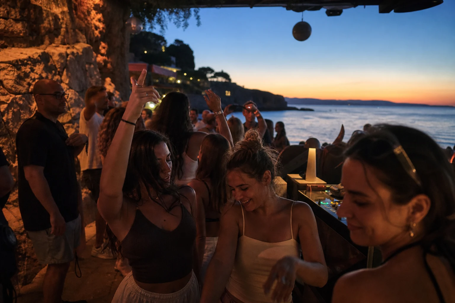 Fotografija za temu pop dance pjesme ljeto 2026